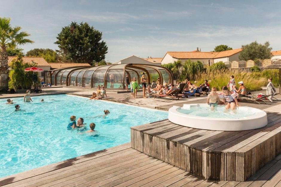 Camping Le Village De La Mer Les Moutiers Εξωτερικό φωτογραφία